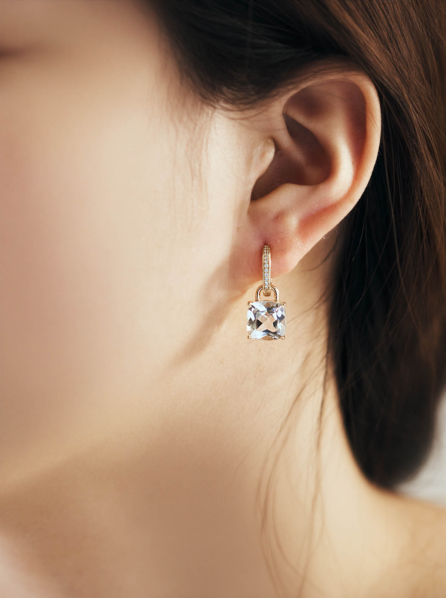 伽罗 JALO 镶钻10克拉托帕石耳环