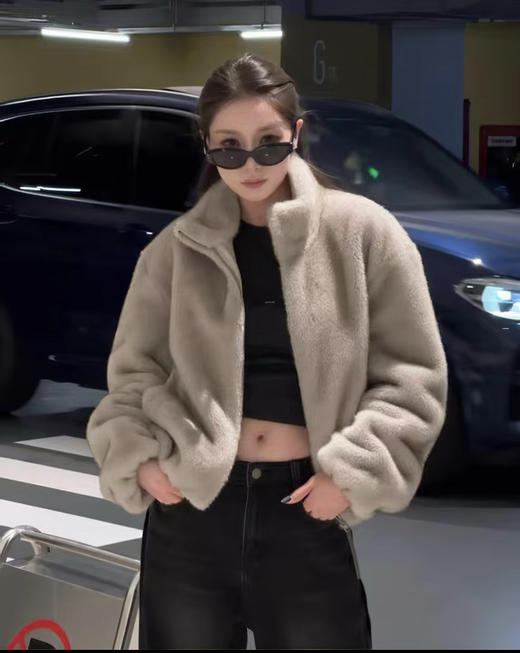 极限特惠 现货发 渠道货 MC环保皮草 时髦立领 拉链外套 保暖松弛 我穿L 商品图1