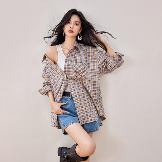 西遇复古翻领格子衬衫女2026年春季新款慵懒风宽松休闲刺绣衬衣SS060155 商品图4