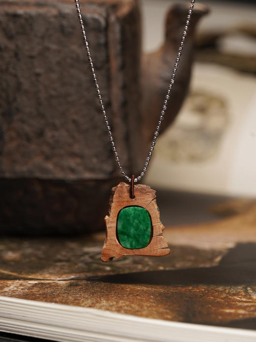 老山檀翡翠项链 商品图0