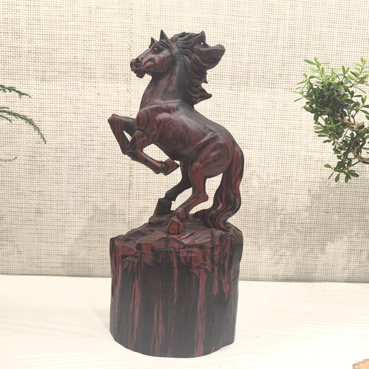 小叶紫檀大号马到成功摆件 商品图0