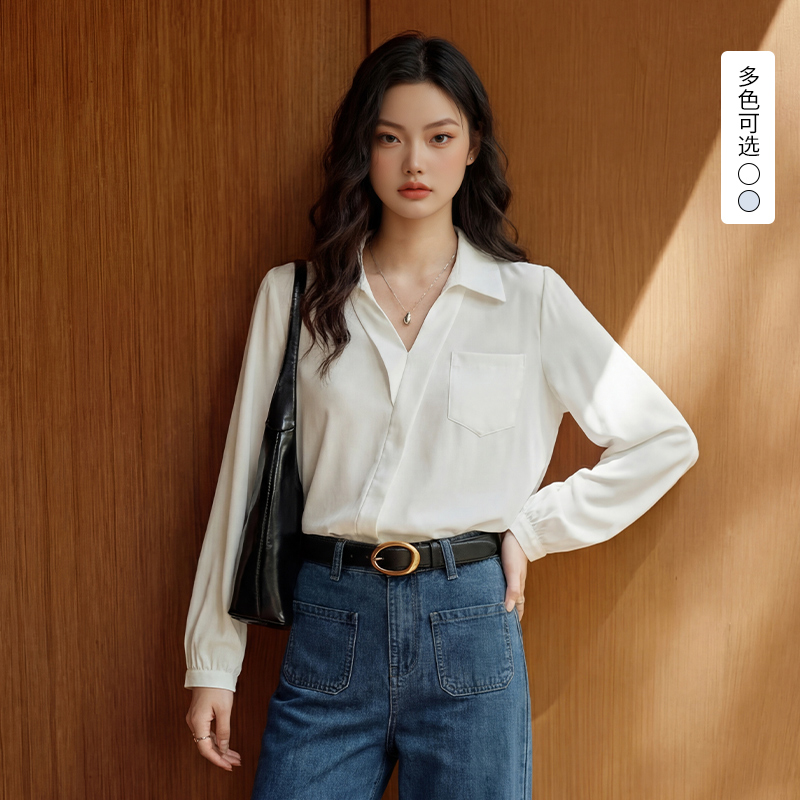 西遇法式v领白色衬衫女2026年春季新款灯笼袖设计感通勤翻领衬衣E0060123