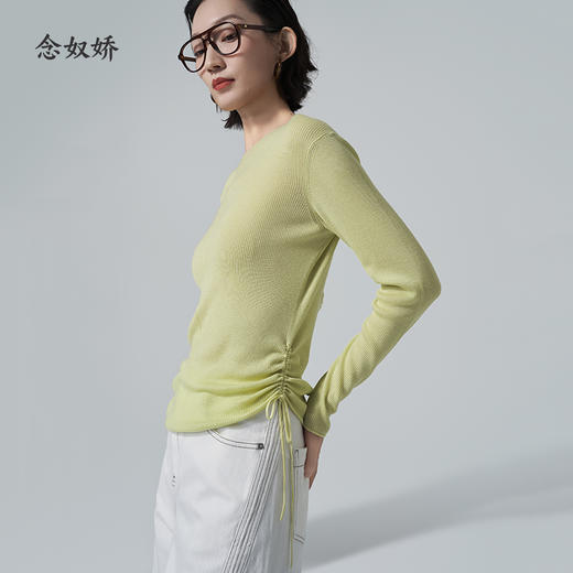 【商场同款】CNK6351 “三色软云衫 ” 轻盈柔软知性大气 侧边抽绳调节造型 亲肤好打理 毛衫 商品图7