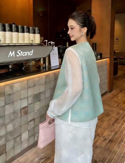 伯妮斯茵 | 新中式复古 叠穿马甲 圆领盘扣提花 提花缎面 日常通勤出游   SC1H01 商品图1