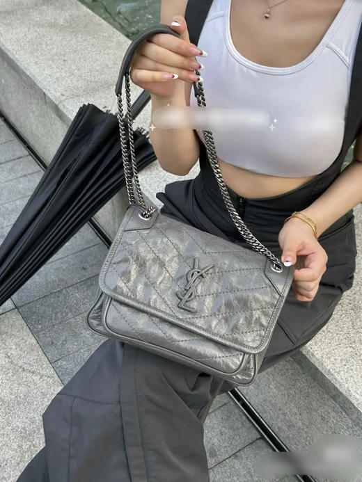YSL Niki 小号 灰色 D扣 油蜡牛皮 斜挎包 商品图2
