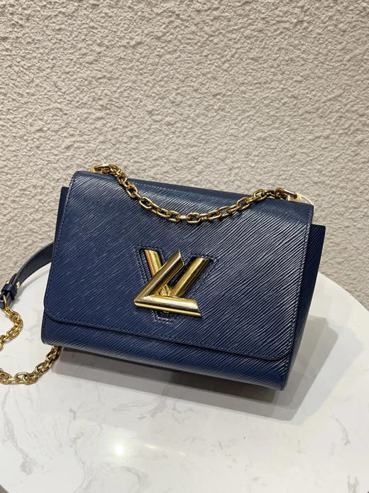 LV Twist 蓝色 水波纹 牛皮 中号 金扣 斜挎包 商品图0