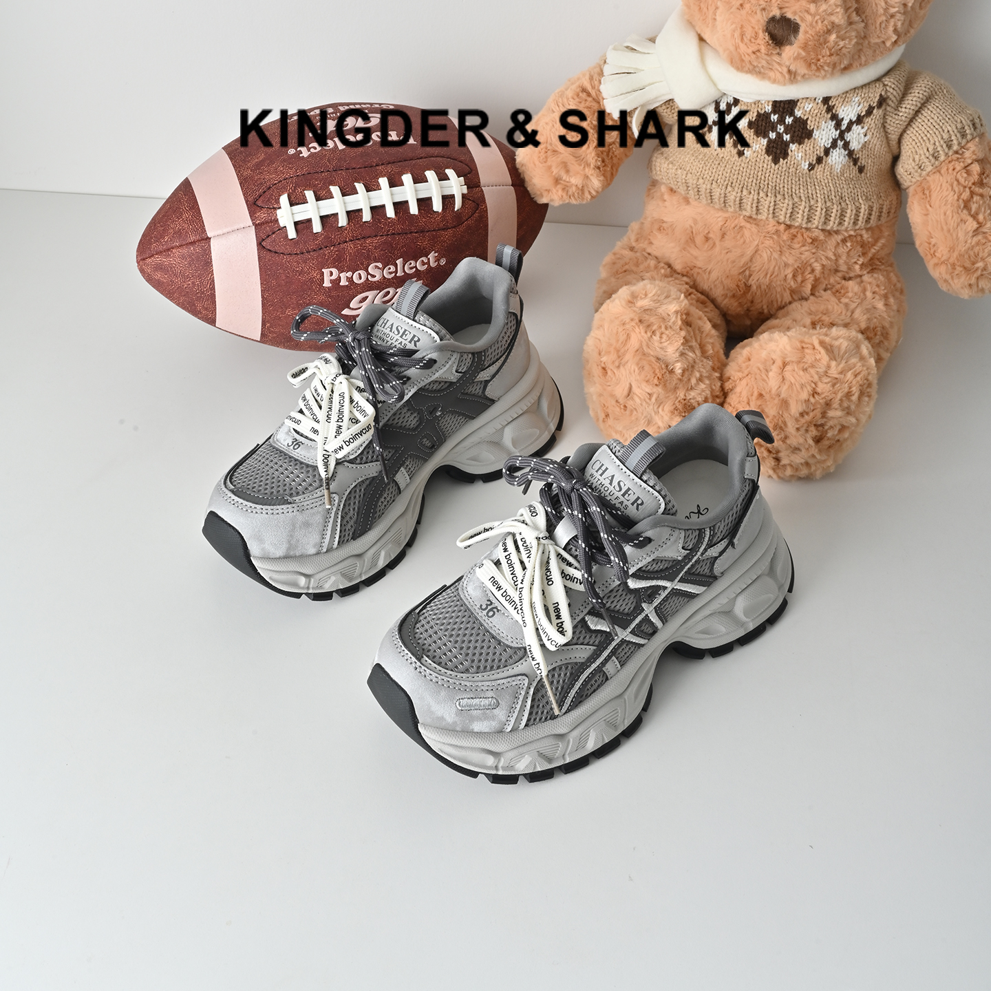 经典鲨2026年春专柜新品潮流网面透气舒适跑步休闲老爹鞋女KW506-617011