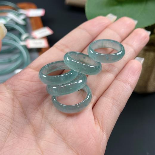 春节不打烊【温润通透❗️自带送礼皆宜】天然翡翠指环戒圈蓝水冰种戒指时尚宽版情侣闺蜜简约高级。jd 商品图4