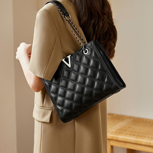 丁摩 纳兰杜黑色包包新款链条包大容量单肩腋下包女士真皮女包5ZF-0010 商品图0