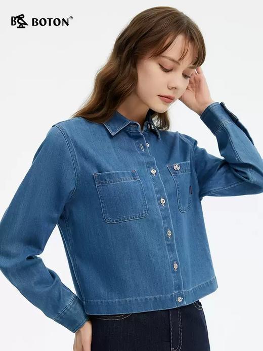 波顿女士春夏季蓝色短款长袖牛仔衬衫宽松独特好看衬衣LS058125 商品图3