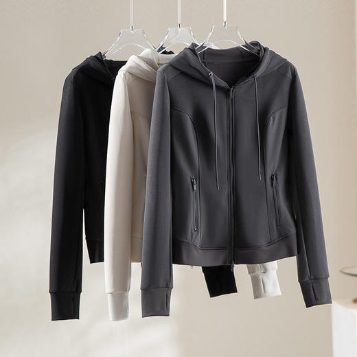 「自」全新升级【铂金会员312/天猫419/差价107】(51526)洛诗琳砂洗连帽外套2026春季新款拼接弹力显瘦休闲短外套 商品图0