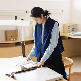 绽放050朵/色织丝棉细条灯芯绒叠搭马甲小立领百搭马夹外套春新款