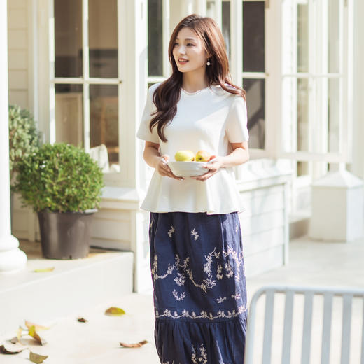 【林栖设计小店】 鸟戏花间|藏青色优雅绣花肌理感2026春新款宽松半身裙1961111 商品图2