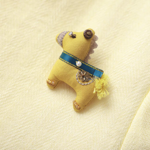 「高货wl」全新升级【铂金会员339/天猫459/差价120】(53807)洛诗琳气质人字纹立领外套2026春季国风小马胸针短外套 商品图3