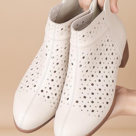 丁摩 春夏款真皮复古风凉靴舒适压花镂空软底中粗跟女靴透气妈妈鞋5ZF-6128 商品图0