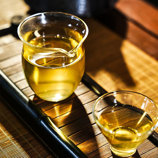 蕞鼎级产品【吉票】2020年易武瑶族至宝—九荒山茶王，树高16米，瑶区秘境新瑰宝，年底回馈喜欢极致口感的茶友，357克/饼*5，锡罐包装 商品图3