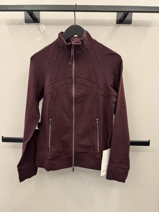 🉐 699美国直邮Lululemon高弹力健身衣 好美的紫色 仅4 码/110斤左右 商品图0