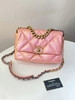 CHANEL 19bag 山羊皮 人鱼姬粉 小号 斜挎包 商品缩略图0