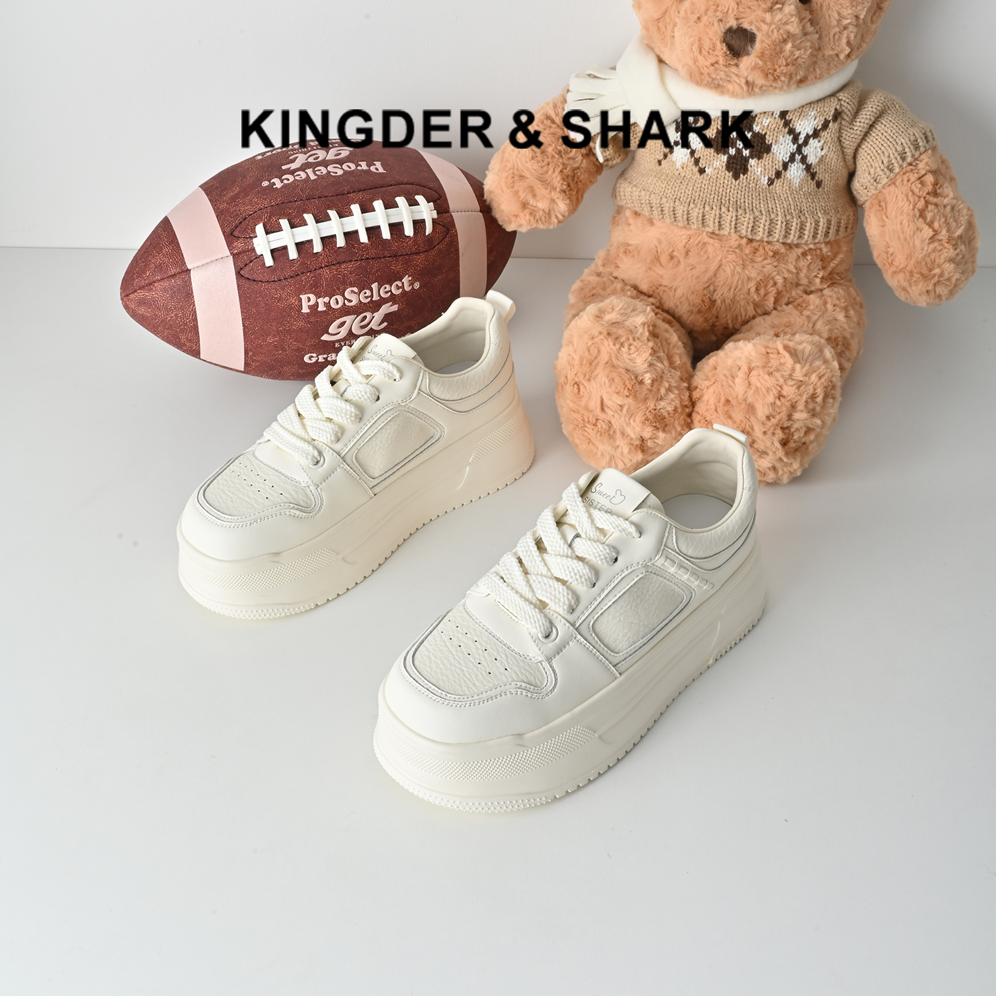 经典鲨2026年春专柜新品韩版百搭圆头厚底系带休闲小白鞋女KW194-617031