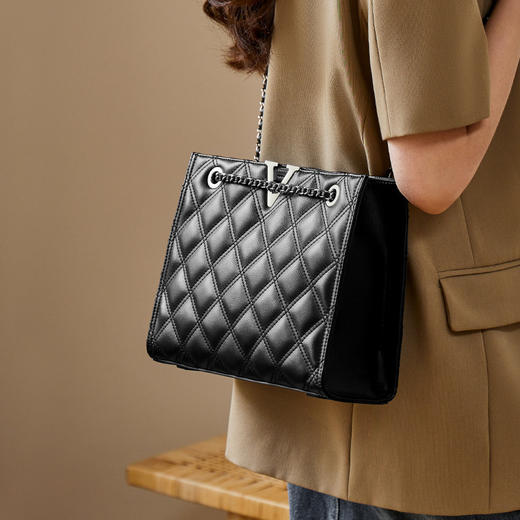 丁摩 纳兰杜黑色包包新款链条包大容量单肩腋下包女士真皮女包5ZF-0010 商品图3