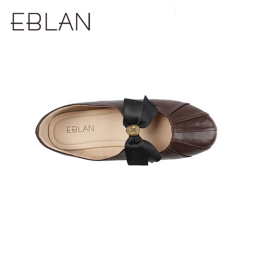 【上新】伊伴2026春季法式复古褶皱羊油皮鞋面软底玛丽珍B26132116 商品图2