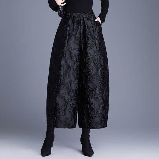 百媚生 浮雕提花茧型阔腿裤女保暖棉裤休闲九分花苞裤 商品图2