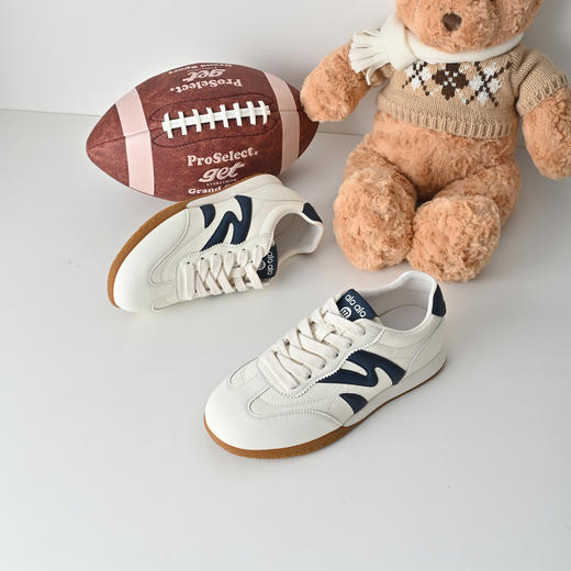 经典鲨2026年春季专柜新品牛皮革时尚拼色系带休闲德训鞋女KW336-617021 商品图1