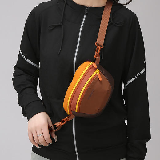 丁摩 时尚多巴胺撞色腰包男女同款户外运动登山便携防水尼龙斜挎胸包5ZF-3005 商品图1