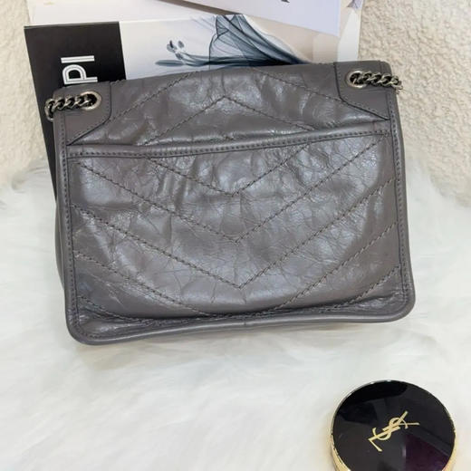 YSL Niki 小号 灰色 D扣 油蜡牛皮 斜挎包 商品图1