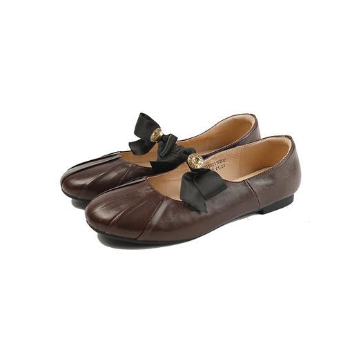 【上新】伊伴2026春季法式复古褶皱羊油皮鞋面软底玛丽珍B26132116 商品图5