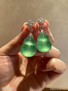 玻璃种阳绿葫芦耳坠【6040102】具体价格微信咨询