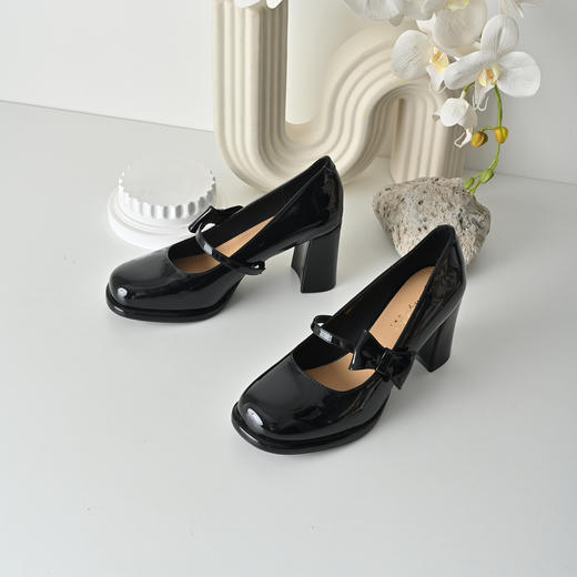 经典鲨2026春专柜款时尚圆头甜美蝴蝶结高粗跟玛丽珍单鞋女KW89-617061 商品图3