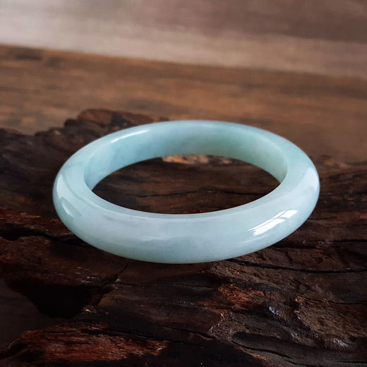 【天然正品】A货翡翠天然细腻无纹裂糯化种浅绿色60号翡翠手镯030226NJT33 商品图4