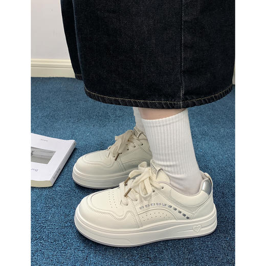 【YW】无忧购26春季新款厚底透气休闲板鞋爱心百搭小白鞋MIS-6065（3.7截单后3-7天发货) 商品图3