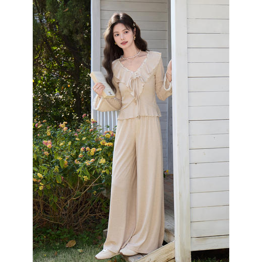 鹿向南「织梦书境」法式燕麦色长袖T恤春季新款设计感修身上衣女 商品图3