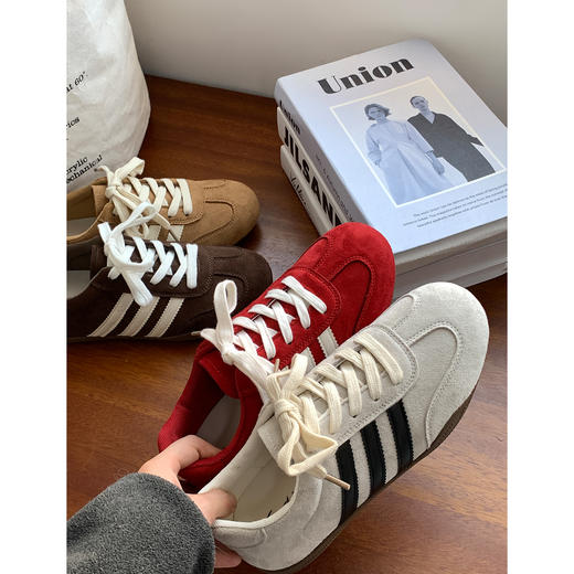 【YW】无忧购春季新款平底百搭三道杠时尚舒适运动休闲女鞋MIS-6553（3.7截单后3-7天发货) 商品图0