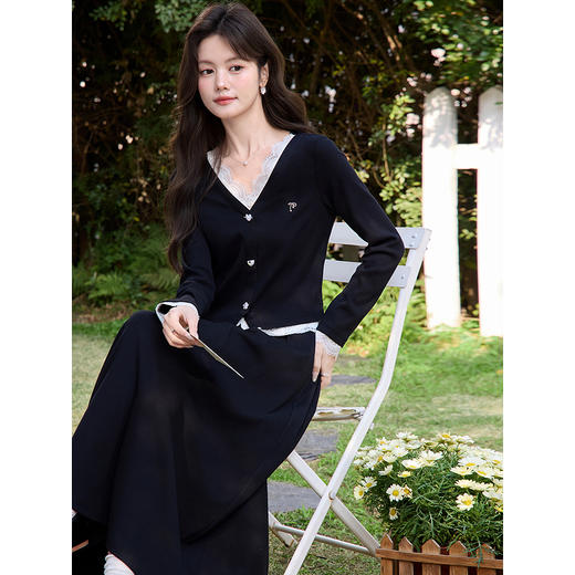 鹿向南「旷野风眠」黑色蕾丝拼接设计感长袖T恤女春季巨好看上衣 商品图4