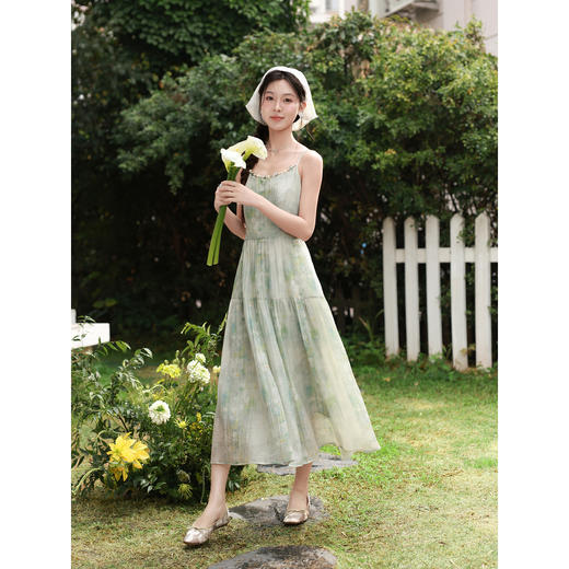 鹿向南「只此青绿」春季巨好看法式连衣裙女新款浅绿色吊带长裙子 商品图3