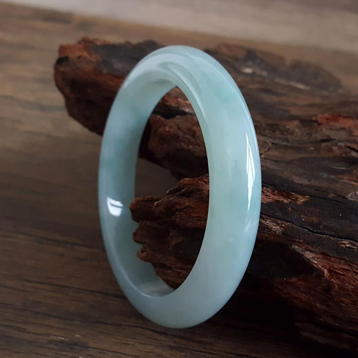 【天然正品】A货翡翠天然细腻无纹裂糯化种浅绿色60号翡翠手镯030226NJT33 商品图5