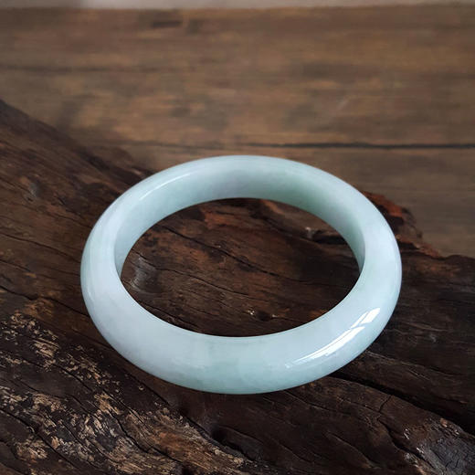 【天然正品】A货翡翠天然无纹裂糯种浅绿色61.5号翡翠手镯030226NJT31 商品图2