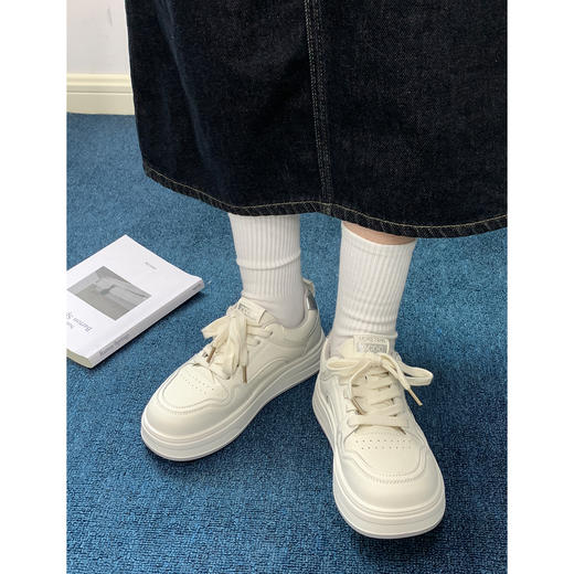 【YW】无忧购26春季新款厚底透气休闲板鞋爱心百搭小白鞋MIS-6065（3.7截单后3-7天发货) 商品图1