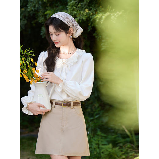 鹿向南「春日衬意」娃娃领蝴蝶结白色衬衫女春季新款宽松长袖上衣 商品图1