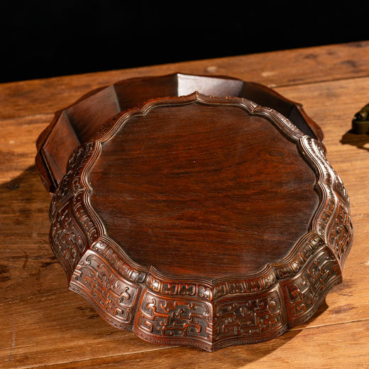 二十世纪	红木满工夔龙纹菱口捧盒 商品图1