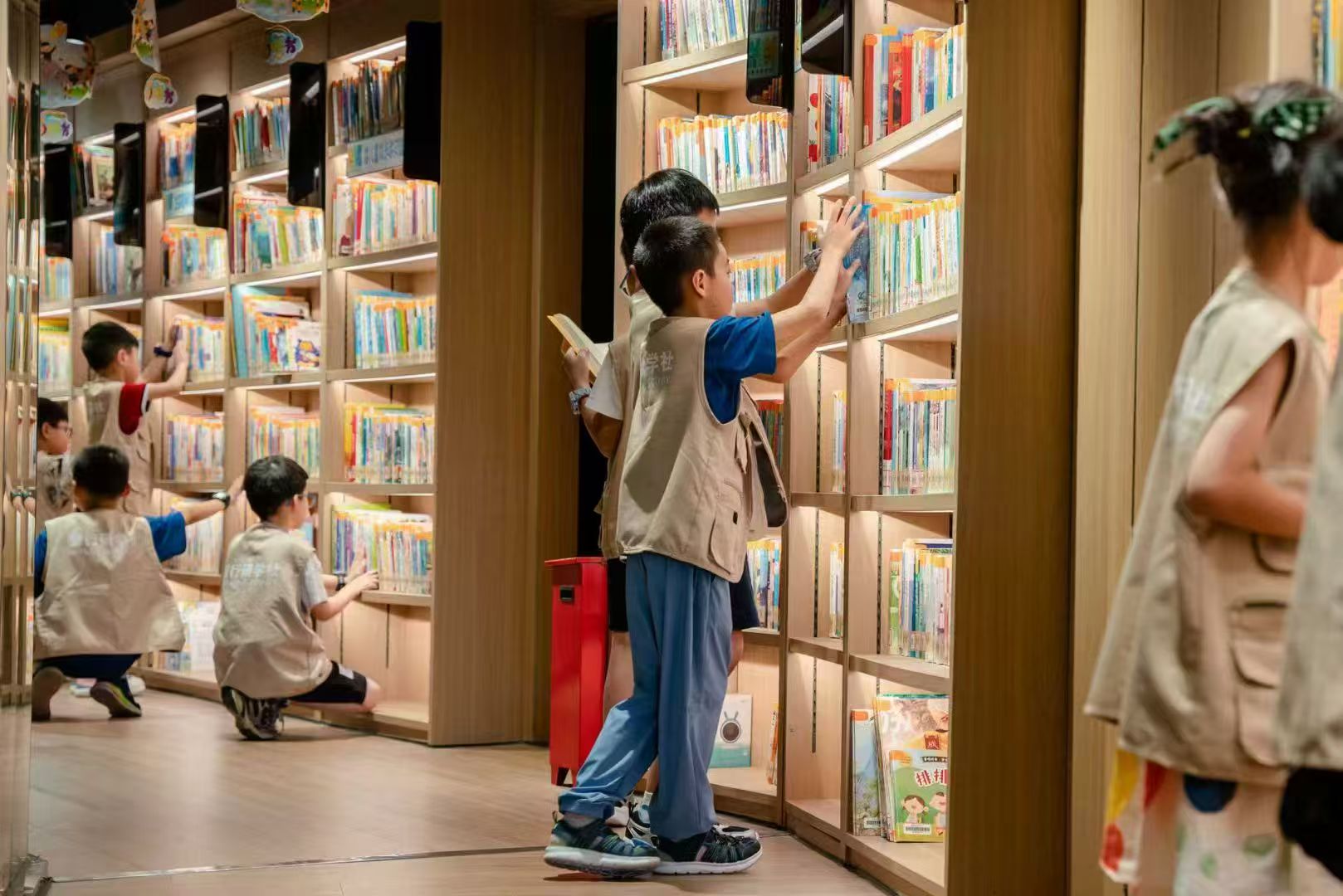 【智行研学】2.23图书管理员