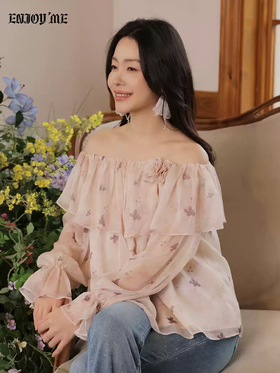 【门店同款】ENJOY春季“柔光芳序”立体花朵一字肩上衣 169602138
