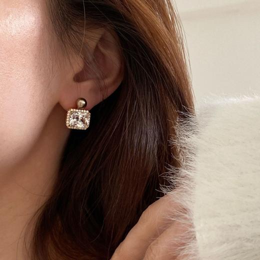 雀说方形锆石摩卡金棕珍珠耳钉小众设计韩版轻奢高级感气质百搭耳饰女ALW302 商品图2