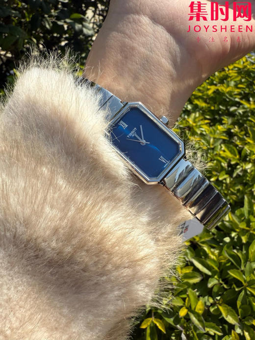 原单品质 天梭新款 方形小美人系列T160 女士石英腕表 整体非常简洁，表盘尺寸：21.8x30mm 商品图8