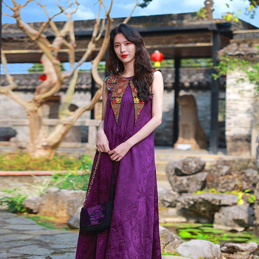 【2026春节款】绣披紫韵云肩连衣裙 | 现货加急发 商品图1