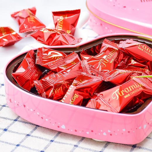 【情人节送礼❗️精美礼盒装】马来西亚进口零食Beryls倍乐思提拉米苏牛奶巧克力礼盒装粉色心形。jd 商品图1