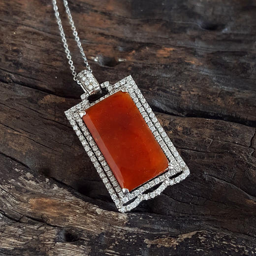 【天然正品】A货翡翠AU750白金豪镶钻镶天然细腻冰种平安无事牌红翡吊坠项链32.8*16.7*5.8MM（皆取最大值）141125AH32 商品图4